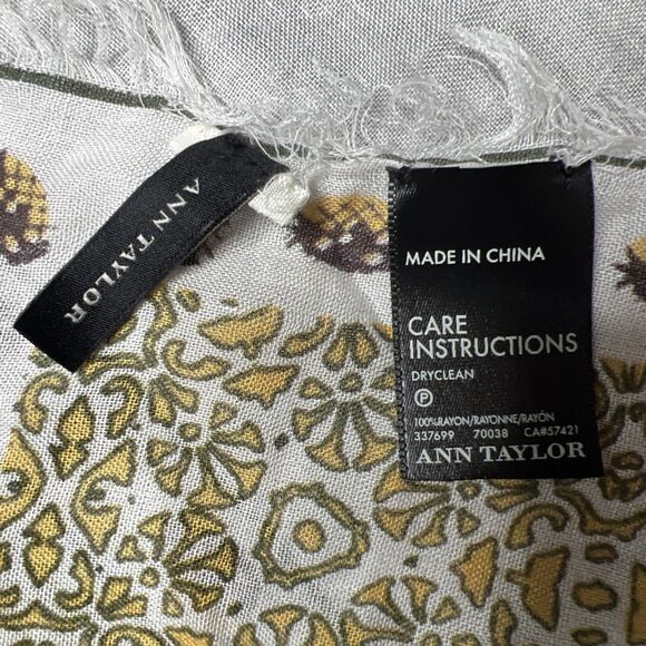 Ann Taylor Extra Large Scarf Pareo Wrap Sarong Shawl 53"x53" Pineapple Fringe - Picture 4 of 6